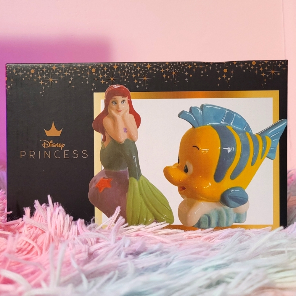 Ariel & Flounder Salt & Pepper Shakers - Picture 5 of 6